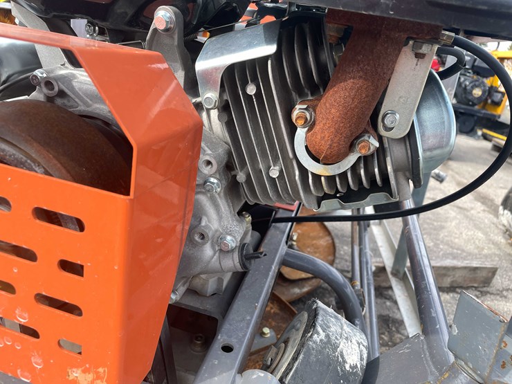 #7057-•-unused-ride-on-concrete-trowel-(o9)-image-13