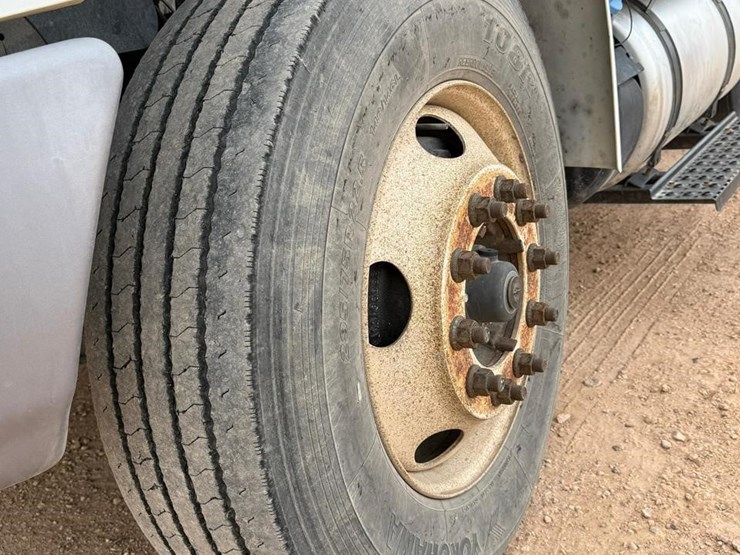 2016-international-durastar-4400-image-22