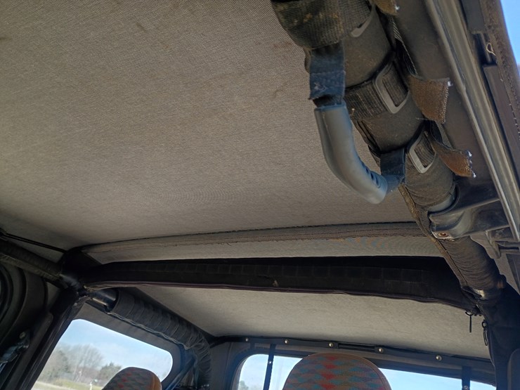 1997-jeep-wrangler-image-34