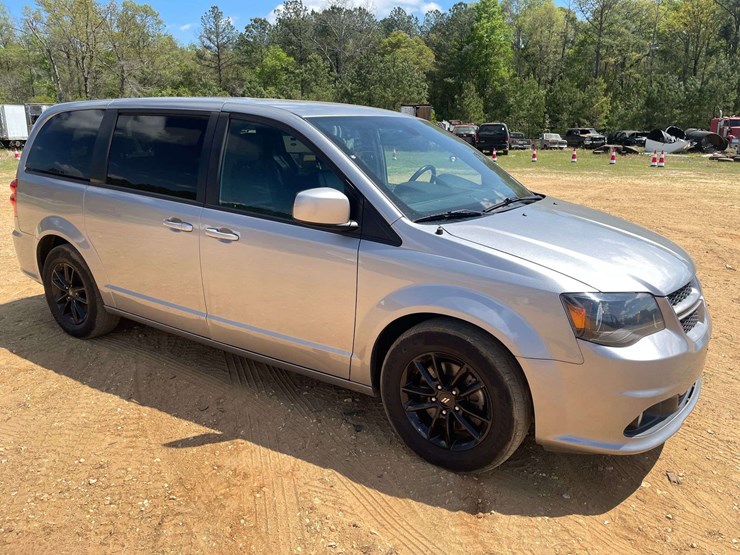 2019-dodge-grand-caravan-gt-image-4