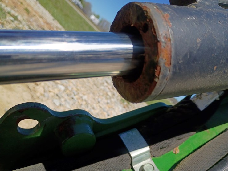 2013-john-deere-1025r-image-62