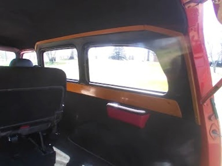 chevrolet-suburban-image-19