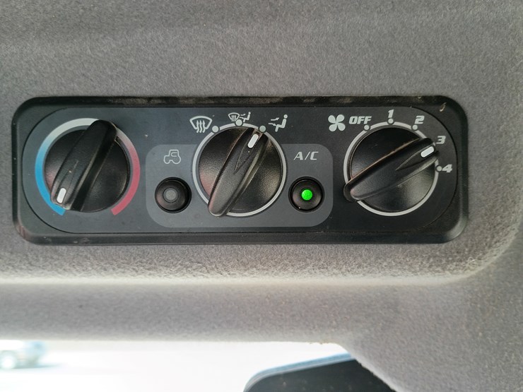 2019-kubota-m7060-image-42