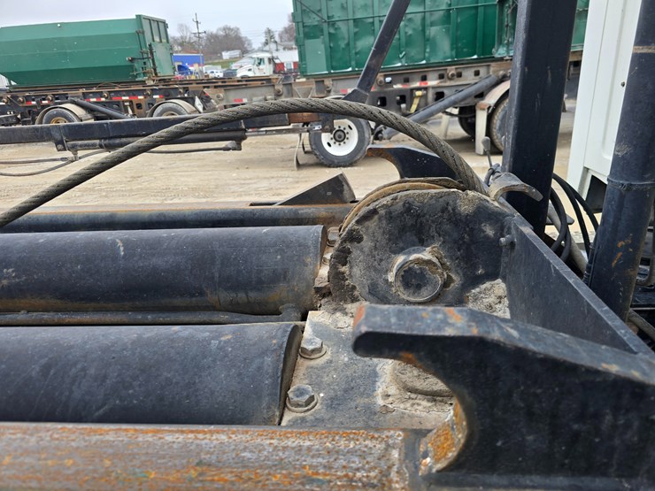 #22590-•-2007-mack-cv713-granite-roll-off-truck-image-75