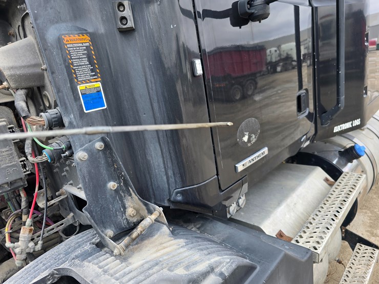 #22610-•-2019-mack-anthem-sleeper-truck-image-27