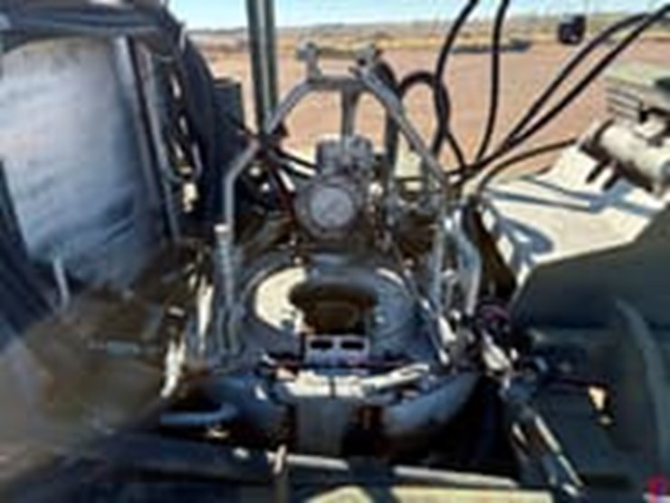 2001-freightliner-fl70-image-13