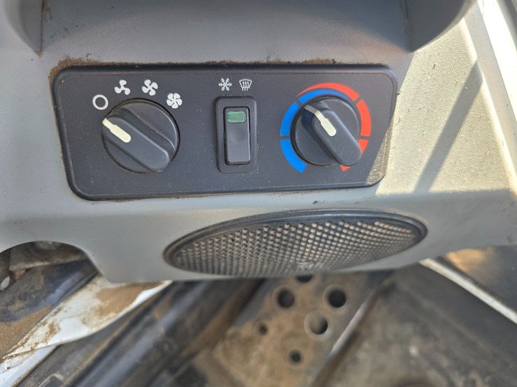 2020-bobcat-t770-image-49