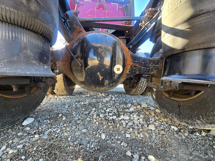 2014-freightliner-cascadia-125-image-87