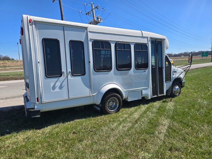 #22618-•-2008-ford-econoline-van-image-13