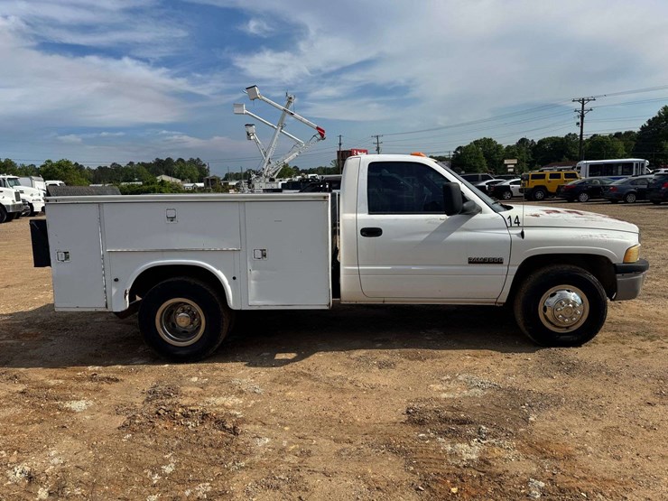 2002-dodge-ram-3500-image-7
