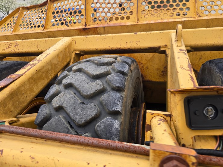 2006-deere-1812c-image-31