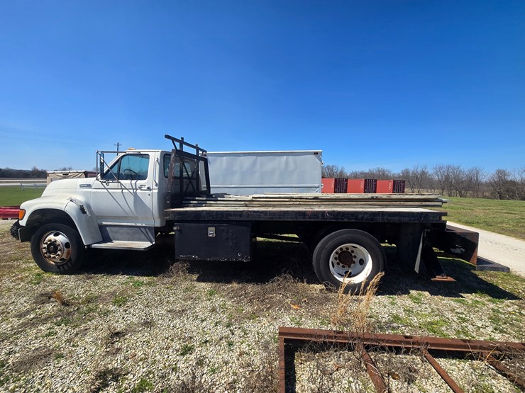 1997-ford-f700-image-6