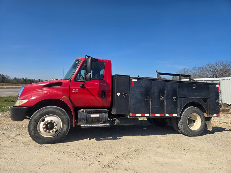 2007-international-durastar-4300-image-6