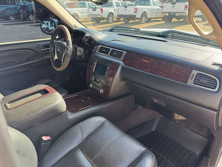 2007-gmc-sierra-1500-denali-image-14