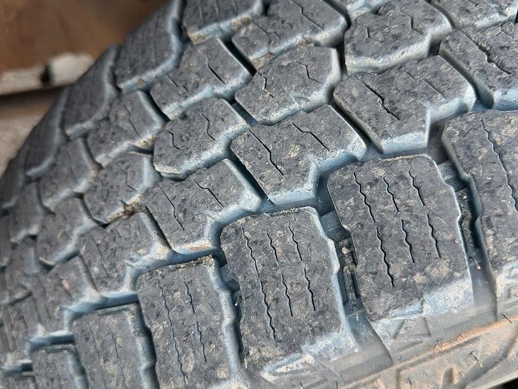 2019-chevrolet-3500-image-18