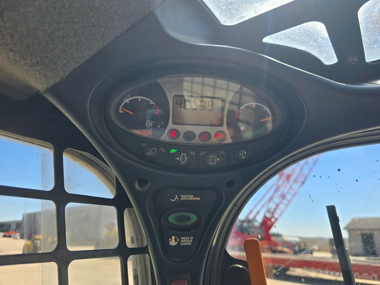 2020-bobcat-t770-image-54