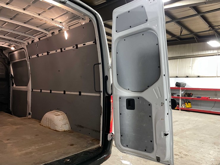 #1450-•-2019-mercedes-sprinter-van-(has-wi-title)-(of)-image-39