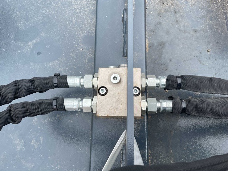 #7038-•-unused-handy-72"-skid-steer-brush-cutter-(o10)-image-9