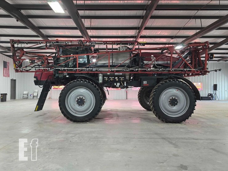 case-ih-patriot-3330-image-5