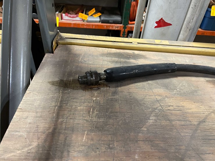 #2418-•-power-team-10-ton-porta-power-hand-pump-(pr12)-image-6