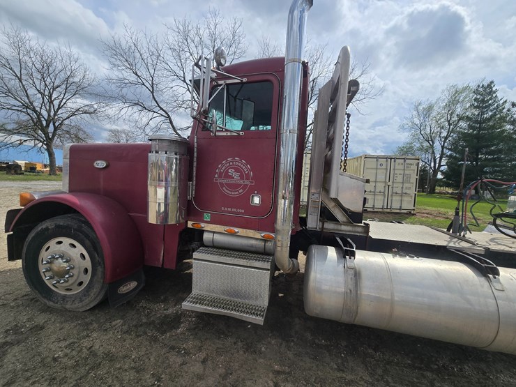 1994-peterbilt-379-image-2