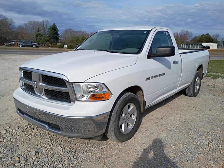 2012-dodge-1500-image-1