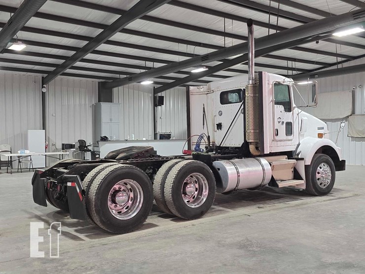 2003-kenworth-t800-image-3