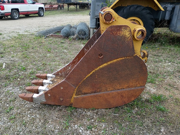 caterpillar-25-image-2