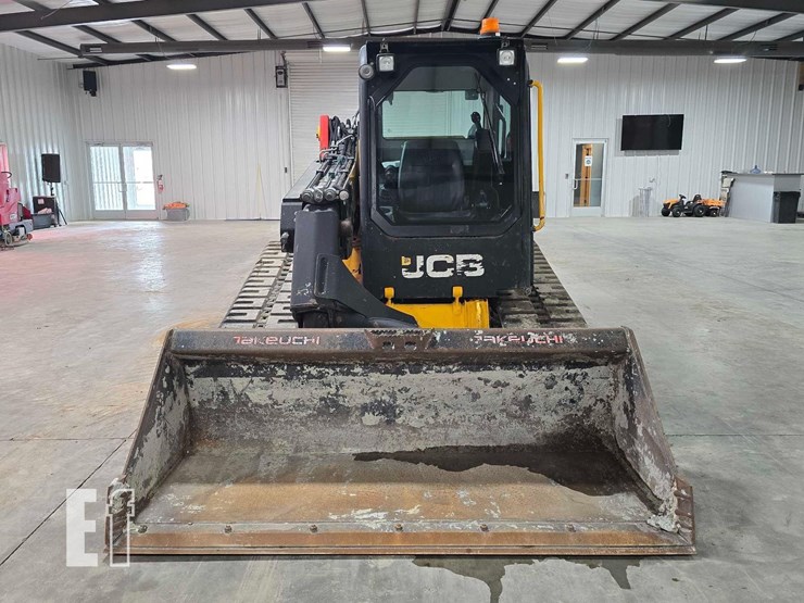 2021-jcb-3ts-8t-image-7