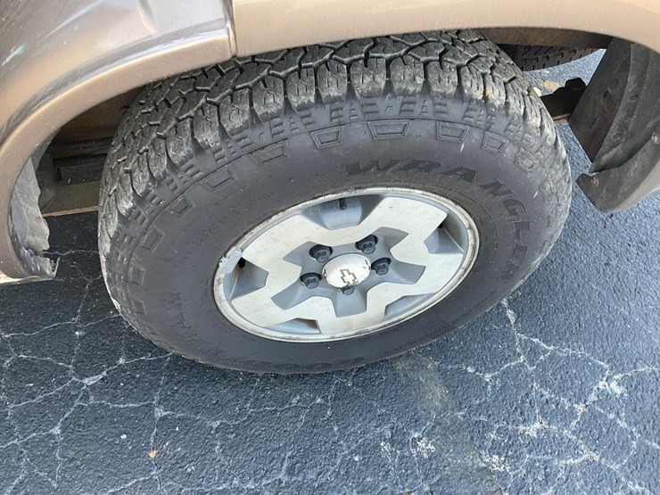 2004-chevrolet-blazer-image-8