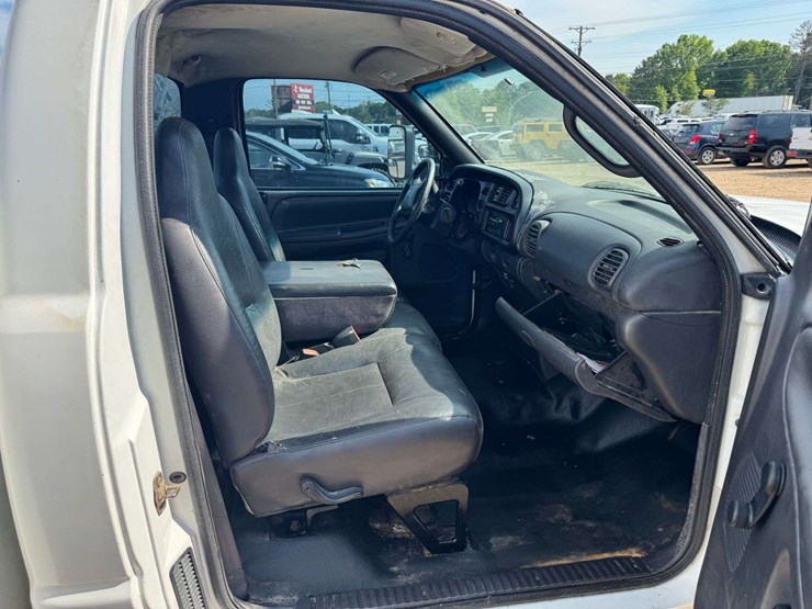 2002-dodge-ram-3500-image-14