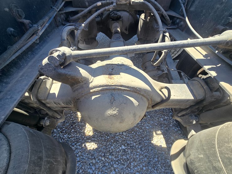 2014-freightliner-cascadia-125-image-91