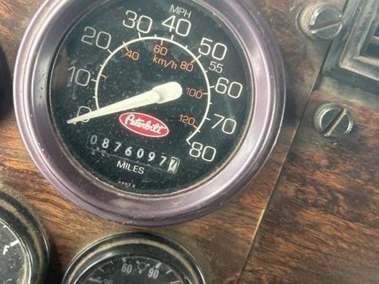 1997-peterbilt-357-image-43