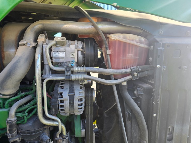 2016-john-deere-6110m-image-24