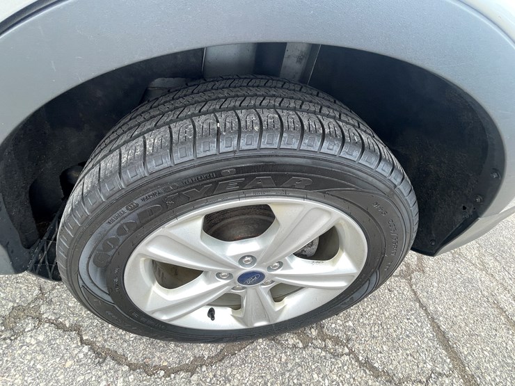 2015-ford-escape-image-20