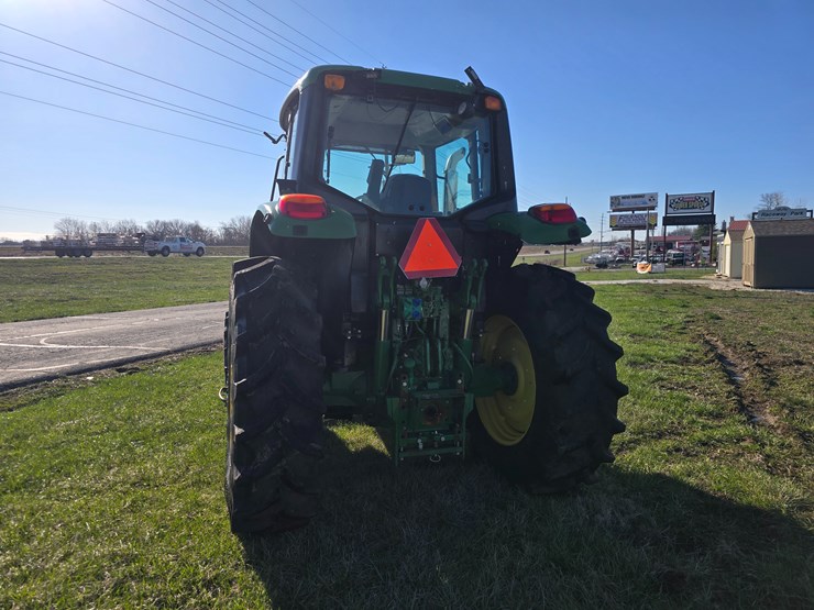 2016-john-deere-6110m-image-6