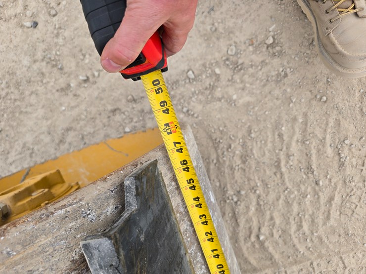 2018-caterpillar-cc24b-image-20