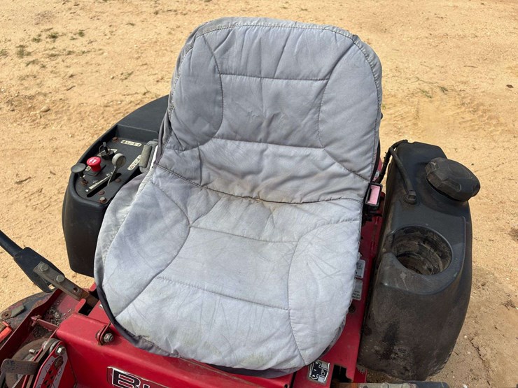 bigdog-48"-cut-zero-turn-mower-image-7