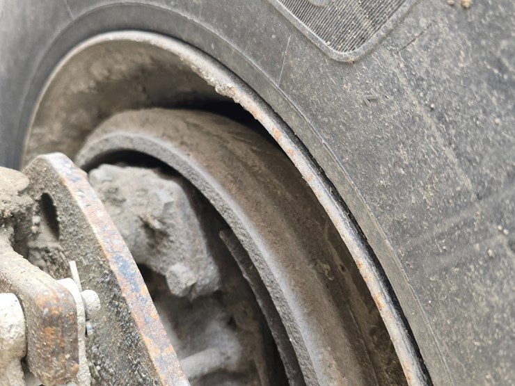 #22591-•-2007-mack-cv713-granite-roll-off-truck-image-98