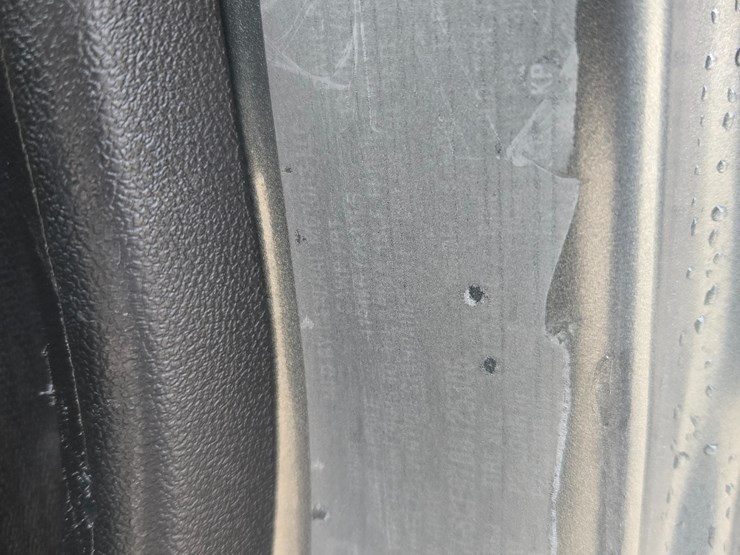 2011-chevrolet-colorado-image-29