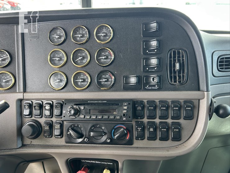 2012-peterbilt-386-image-16