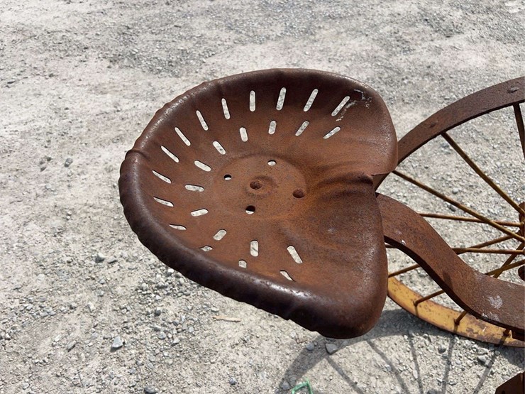 moline-universal-image-29