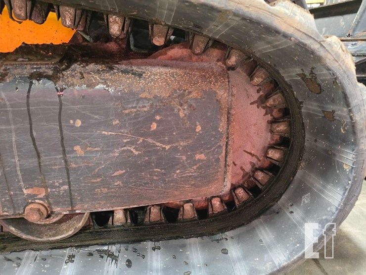 2021-jcb-3ts-8t-image-29