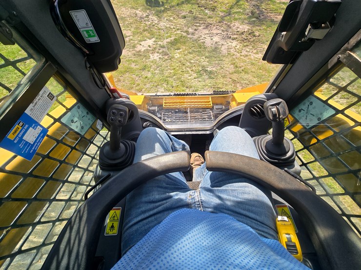 2018-caterpillar-299d2-image-37