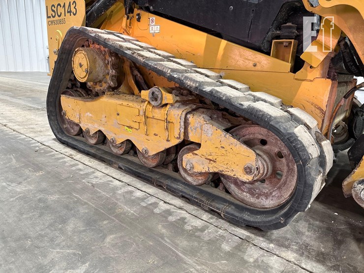 2023-caterpillar-259d3-image-33