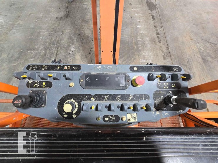 2019-jlg-460sj-image-11