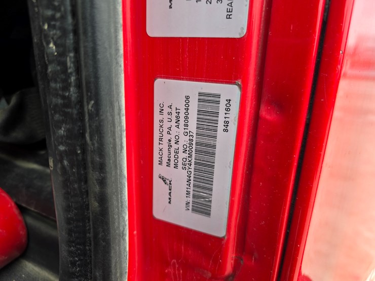 #22592-•-2019-mack-anthem-sleeper-truck-image-38