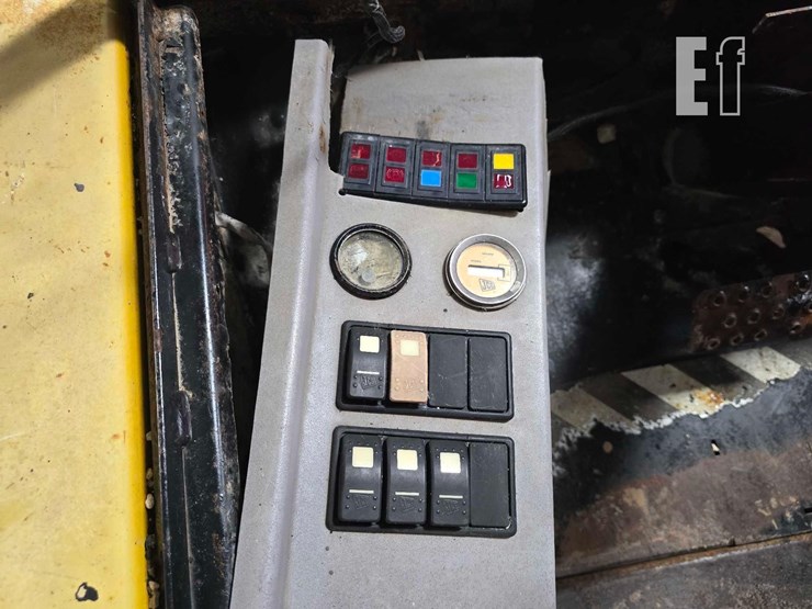 2008-jcb-930-image-17