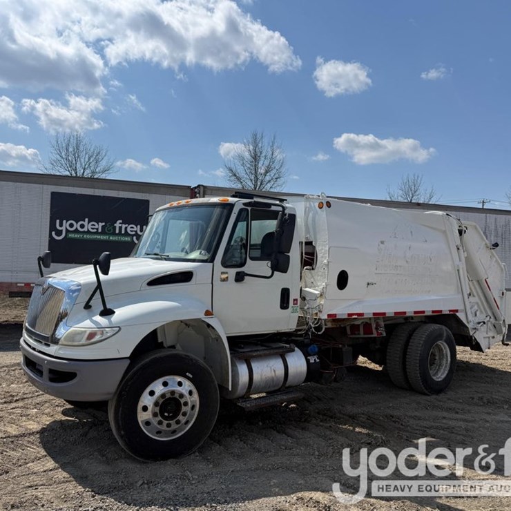 2016 International MA025