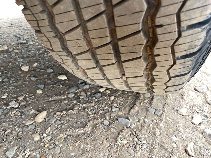 2011-nissan-frontier-sv-image-21